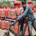 ₹450 में मिल रहा LPG गैस सिलेंडर, त्योहारी सीजन में इन लोगों के लिए है बड़ी खुशखबरी