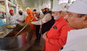 Haryana News: पूर्व मुख्यमंत्री Manohar और मुख्यमंत्री Saini ने चुनाव प्रचार का कमांड संभाला, मतदाताओं की धड़कन सुनते हुए चुनाव प्रचार के दौरान