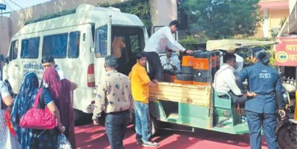 Read more about the article महाकालेश्वर मंदिर समिति को भेंट और दान में मिले वाहनों का मनमाना संचालन