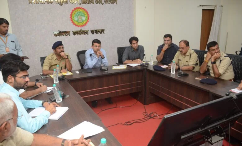 You are currently viewing श्रावण मास की बाबा महाकाल की पहली सवारी 22 जुलाई को,  कलेक्टर ने ली बैठक