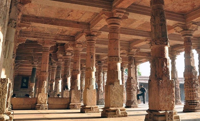 You are currently viewing धार में भोजशाला में 92वें दिन भी चला सर्वे, मिले दो अवशेष