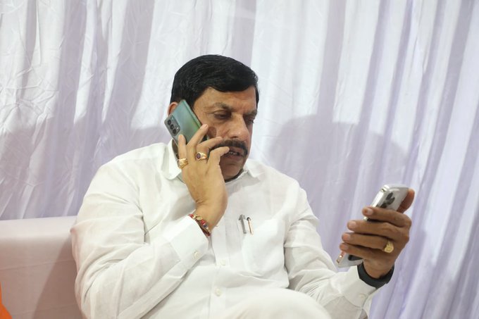 You are currently viewing काम पर लौटे CM यादव: फोन पर ली प्रदेश के विभिन्न जिलों में घटित घटनाओं की जानकारी, अधिकारियों को दिए जरूरी दिशा-निर्देश