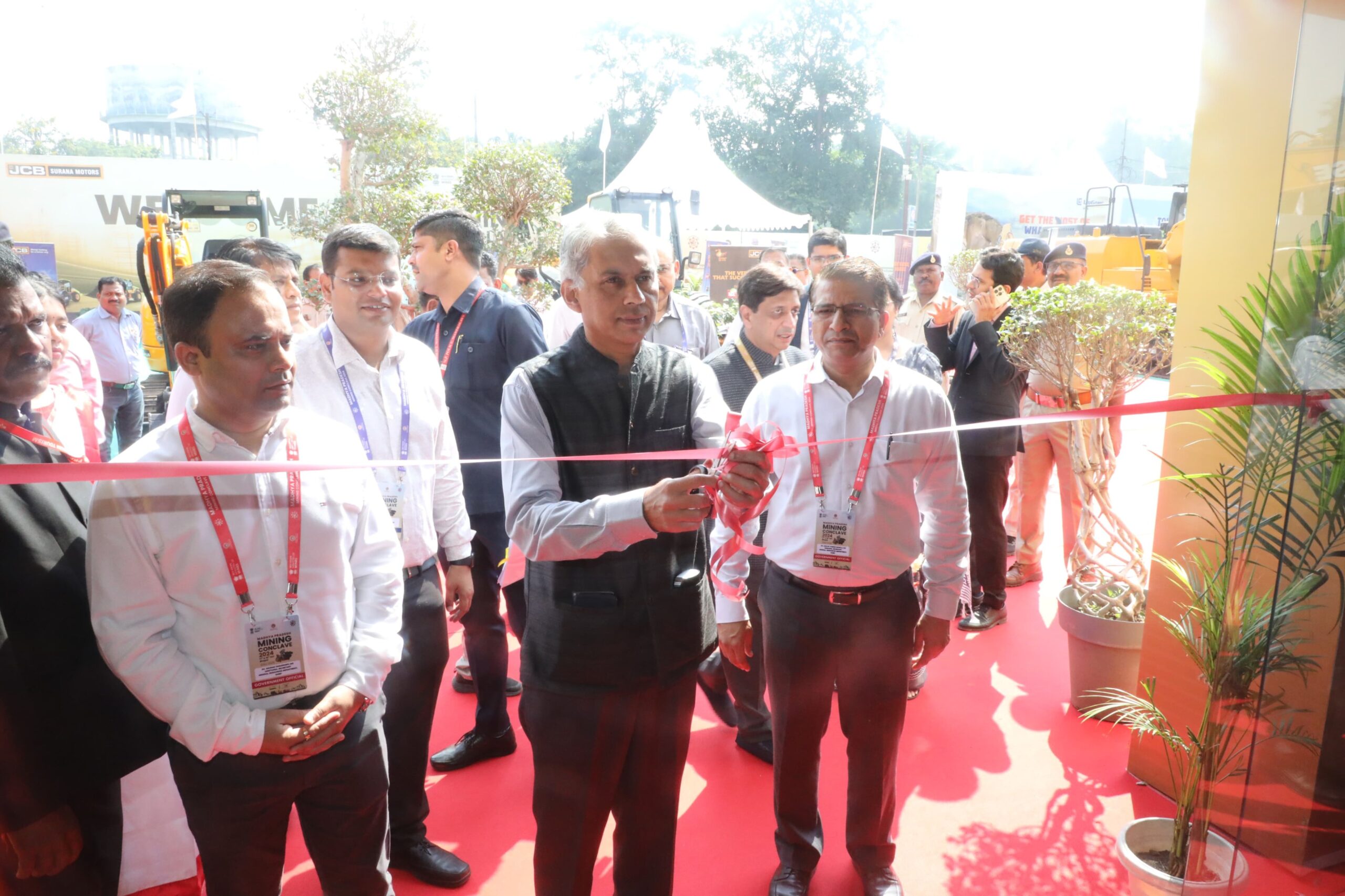 You are currently viewing ‘मध्यप्रदेश माइनिंग कॉन्क्लेव-2024’: मुख्य सचिव अनुराग जैन ने दीप प्रज्ज्वलन कर किया शुभारंभ, 600 से अधिक प्रतिनिधियों की रहेगी भागीदारी