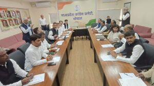 Read more about the article एमपी कांग्रेस कार्यसमिति की बैठक: सीनियर नेताओं की गैरमौजूदगी और विवादों के बीच सियासी हलचल तेज, BJP प्रवक्ता ने कसा तंज