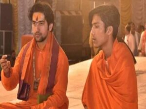 Read more about the article धीरेंद्र शास्त्री और भाई शालिग्राम गर्ग में खटपट ? शालिग्राम गर्ग ने पहले रिश्ते तोड़ने की घोषणा की, फिर कहा- मेरी बात को गलत तरीके से पेश किया गया …