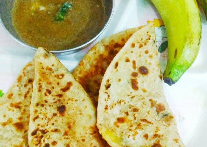 Read more about the article स्वास्थ्य से भरपूर कच्चे केले के पराठे: स्वाद और सेहत का बेहतरीन कॉम्बिनेशन