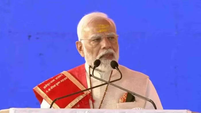 You are currently viewing PM मोदी का दिल छू लेने वाला कदम: छात्रों की सुविधा के लिए 15 मिनट आगे बढ़ाया अपना कार्यक्रम, परीक्षा को ध्यान में रखकर समय बदला; CM मोहन यादव ने की सराहना