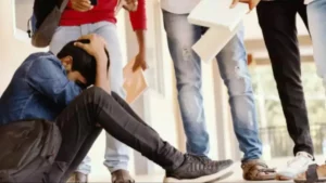 Read more about the article बेरहमी की हदें पार! केरल के कॉलेज में सीनियर्स ने छात्र को बांस और बेल्ट से पीटा, पानी में थूककर पिलाया: पुलिस जांच में सच हुआ उजागर, सीनियर्स पर केस दर्ज