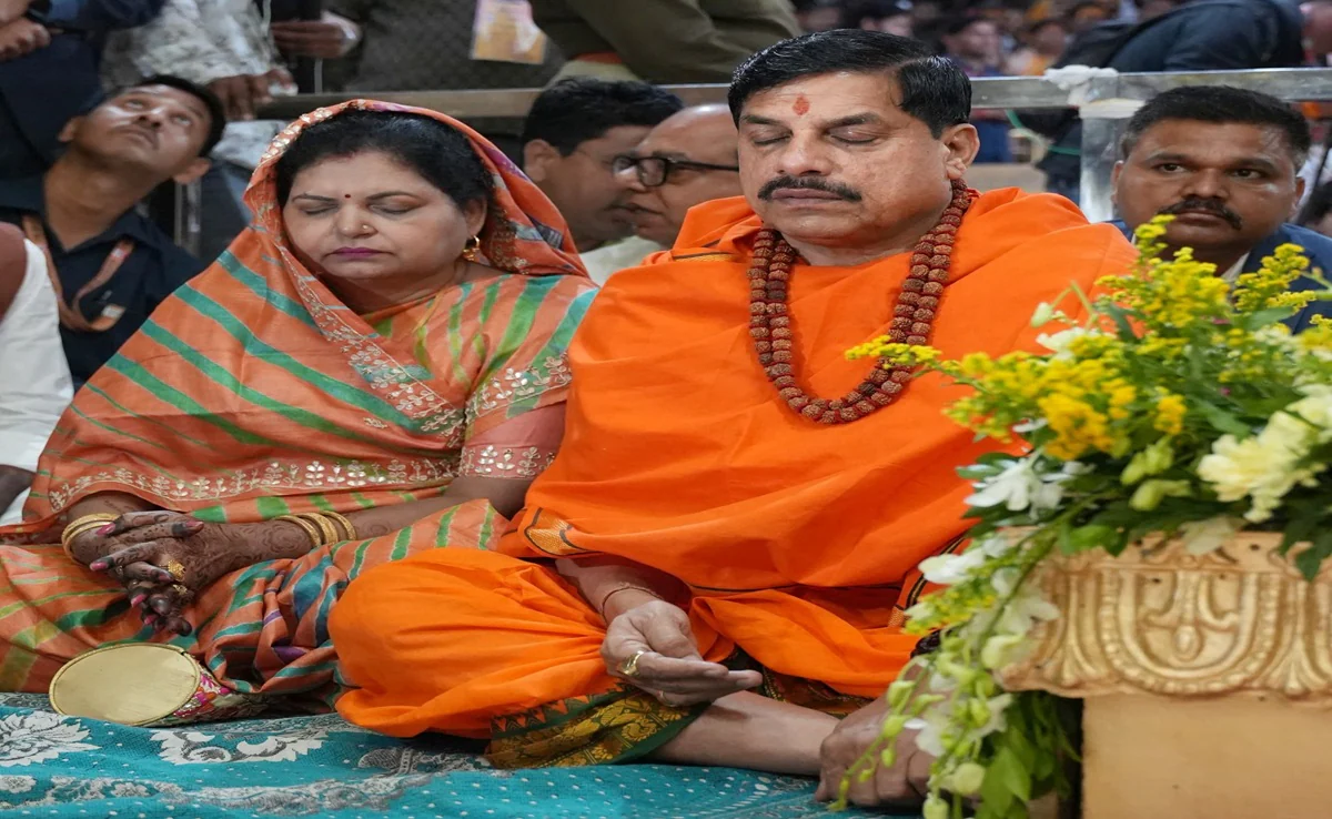 You are currently viewing महाशिवरात्रि 2025: उज्जैन समेत ओंकारेश्वर, भोजपुर और पचमढ़ी में भक्तों की अपार भीड़, शिवधामों में गूंजे हर हर महादेव के जयघोष; मुख्यमंत्री मोहन यादव ने महाकालेश्वर मंदिर में की शिव आराधन, शिवराज सिंह चौहान ने भोपाल में किया रुद्राभिषेक