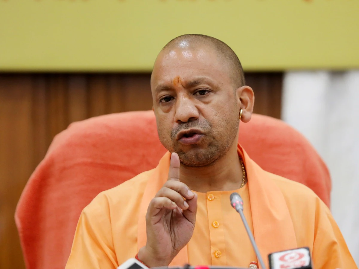 You are currently viewing भगदड़ के बाद CM Yogi आज करेंगे Mahakumbh का दौरा, 77 देशों के मिशन प्रमुखों से करेंगे मुलाकात; सुरक्षा को लेकर होगी चर्चा!