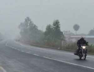 Read more about the article मध्यप्रदेश में फिर लौटी ठंड: पचमढ़ी में पारा 6.1 डिग्री, भोपाल-इंदौर में भी सर्द हवाओं का असर; 24-25 फरवरी को और गिरेगा तापमान!