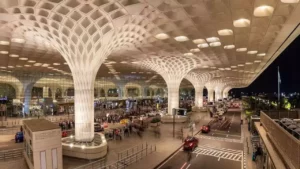 Read more about the article मुंबई एयरपोर्ट पर सोने की तस्करी का बड़ा खुलासा: अंडरगारमेंट्स में छिपाया 10 किलो सोना जब्त, 3 एयरपोर्ट स्टाफ गिरफ्तार; सोने की कुल कीमत 8.47 करोड़ रुपये