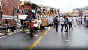 Read more about the article मध्य प्रदेश के जबलपुर में भीषण सड़क हादसा – यात्रियों से भरी बस पलटी, तीन की दर्दनाक मौत, 25 घायल, झपकी बना जानलेवा कारण