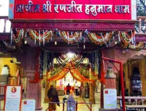 Read more about the article इंदौर के रणजीत हनुमान मंदिर में राम नवमी और हनुमान जन्मोत्सव की धूम: राम नवमी पर रणजीत हनुमान मंदिर होगा ‘शीश महल’ में तब्दील, हनुमान जन्मोत्सव पर होगी वृंदावन जैसी भव्य सजावट