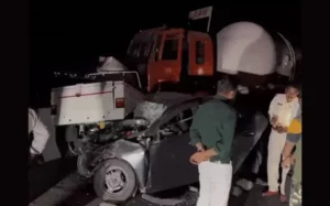 Read more about the article रफ्तार का कहर! बदनावर-उज्जैन फोरलेन पर भयानक सड़क हादसा, टैंकर की टक्कर से पिकअप और कार चकनाचूर;  7 की मौत, कई घायल