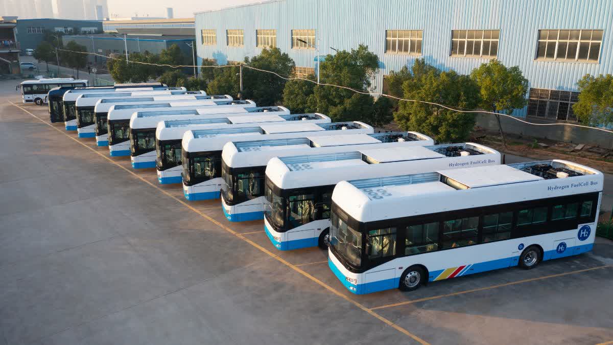 You are currently viewing मध्यप्रदेश के 6 शहरों को मिलेगी इलेक्ट्रिक बसों की सौगात, अब सड़कों पर दौड़ेंगी 582 इलेक्ट्रिक बसें; 9 चार्जिंग स्टेशन और 58 करोड़ के डिपो तैयार!