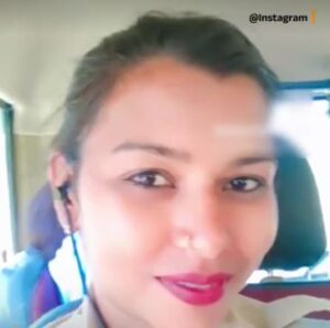 Read more about the article रीवा की महिला पुलिसकर्मियों की भोजपुरी रील्स वायरल, जांच के आदेश के बाद मचा हड़कंप; महिला पुलिसकर्मी ने किया अपना इंस्टाग्राम अकाउंट डिलीट