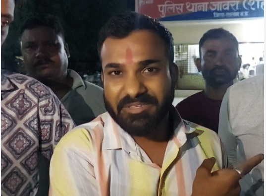 Read more about the article जावरा में तिलक विवाद से तनाव: मुस्लिम युवक पर हिंदू संगठन के नेता को चांटा मारने और धमकी देने का आरोप, सर्व हिंदू समाज का उग्र प्रदर्शन आज!