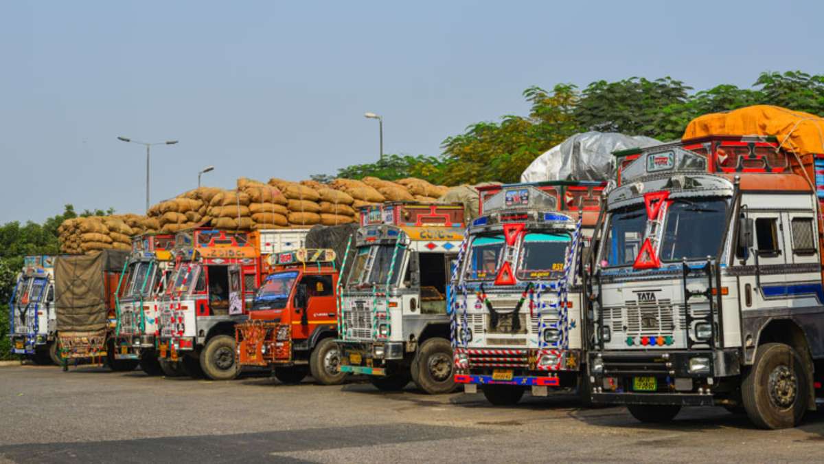 Read more about the article MP: ऑपरेशन सिंदूर के समर्थन में 7.5 लाख ट्रक सेना को सौंपे जाएंगे, इंदौर ट्रक ऑपरेटर्स एंड ट्रांसपोर्ट एसोसिएशन ने लिखा प्रधानमंत्री को पत्र; बोले- सेना के साथ हर मोर्चे पर खड़े हैं!