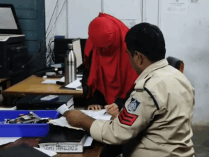 Read more about the article सागर में ‘लव जिहाद’ का सनसनीखेज मामला: फर्जी नाम, मंदिरों की सैर और शादी का झांसा देकर युवती से किया दुष्कर्म, धर्मांतरण का बनया दबाव; महिला की शिकायत पर दो आरोपियों पर हुई FIR!