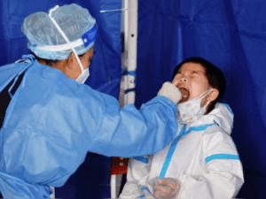 Read more about the article फिर से बढ़ रहे Covid के मामले: मुंबई के KEM अस्पताल में हुई 2 कोविड पॉजिटिव मरीजों की मौत, डॉक्टर बोले – पुरानी बीमारियों की वजह से गई जान !