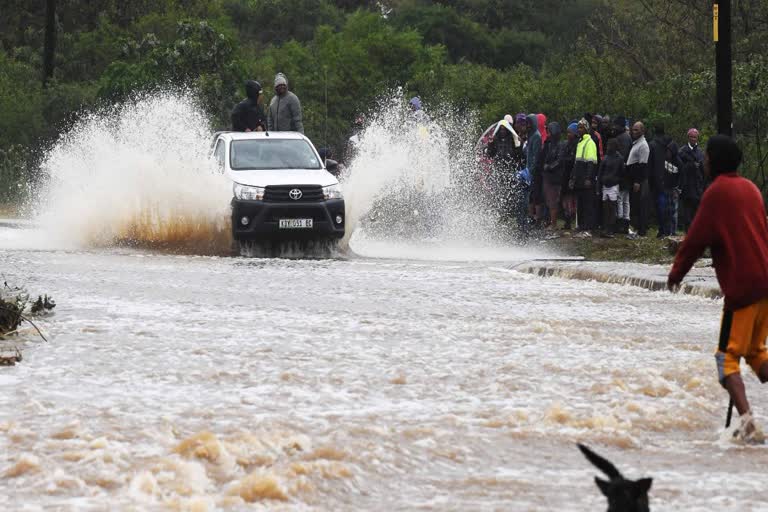 Read more about the article न लू चली, न सूरज जला… लेकिन मई-जून में बरसात बनी आफत! 8 जून तक फिर जारी रहेगा मध्यप्रदेश में बारिश-आंधी का सिलसिला, हवा 50Km/h की रफ्तार से बहेगी!