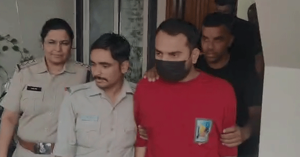 Read more about the article इंदौर ट्रांसपोर्ट व्यापारी मर्डर केस: शिलोम जेम्स से हुई गहन पूछताछ, SIT ने इंदौर-रतलाम में मारे छापे; शिलोम के घर-ससुराल से लैपटॉप, गहने, पेनड्राइव बरामद!