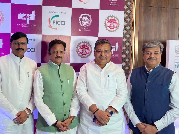 Read more about the article पर्यटन क्रांति की ओर बढ़ा मध्यप्रदेश, यूपी के साथ मिलाया हाथ: काशी-महाकाल, अयोध्या-ओंकारेश्वर को जोड़ेगा गंगा-नर्मदा कॉरिडोर, डिप्टी सीएम राजेंद्र शुक्ल की मौजूदगी में एमपी-यूपी के बीच पर्यटन एमओयू साइन!