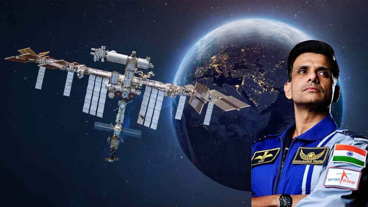 Read more about the article शुभांशु शुक्ला ने अंतरिक्ष से की उत्तर प्रदेश और केरल के छात्रों से लाइव बातचीत, बताया जीरो ग्रैविटी में कैसे सोते हैं एस्ट्रोनॉट्स; छात्रों से साझा किए अनोखे अनुभव!