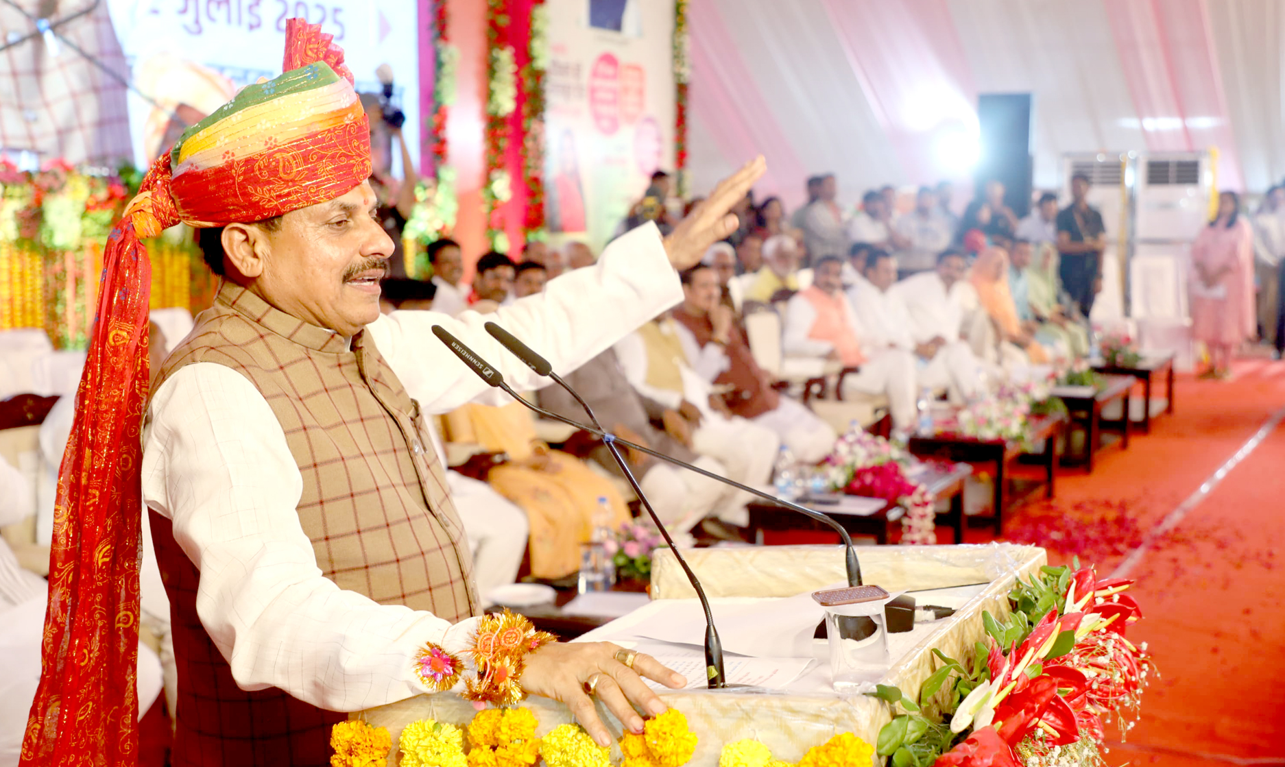 Read more about the article लाड़ली बहनों के लिए डबल गिफ्ट: ₹1500 महीना और पक्का मकान, रजिस्ट्री भी बहनों के नाम – सीएम मोहन यादव का ऐतिहासिक ऐलान!