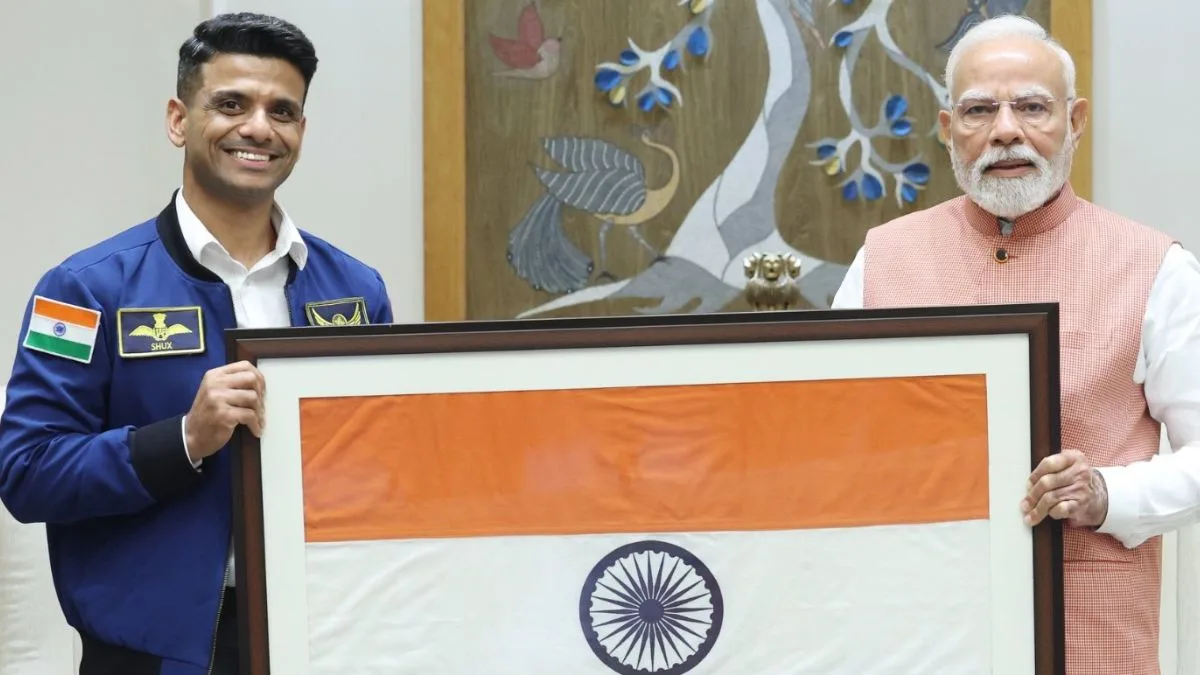 Read more about the article 41 साल बाद भारतीय का अंतरिक्ष सफर: लखनऊ के शुभांशु शुक्ला से मिले प्रधानमंत्री मोदी, गले लगाया और कहा—अब देश को 40-50 एस्ट्रोनॉट चाहिए
