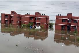 Read more about the article पंजाब के गुरदासपुर में 400 स्टूडेंट्स-टीचर्स फंसे