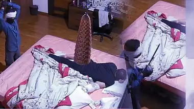 Read more about the article इंदौर में रिटायर्ड जस्टिस के घर हुई हाई-प्रोफाइल चोरी: परिवार सोता रह गया, 4 मिनट में ले गए लाखों का माल; सीसीटीवी में मिनट-दर-मिनट कैद हुई वारदात!