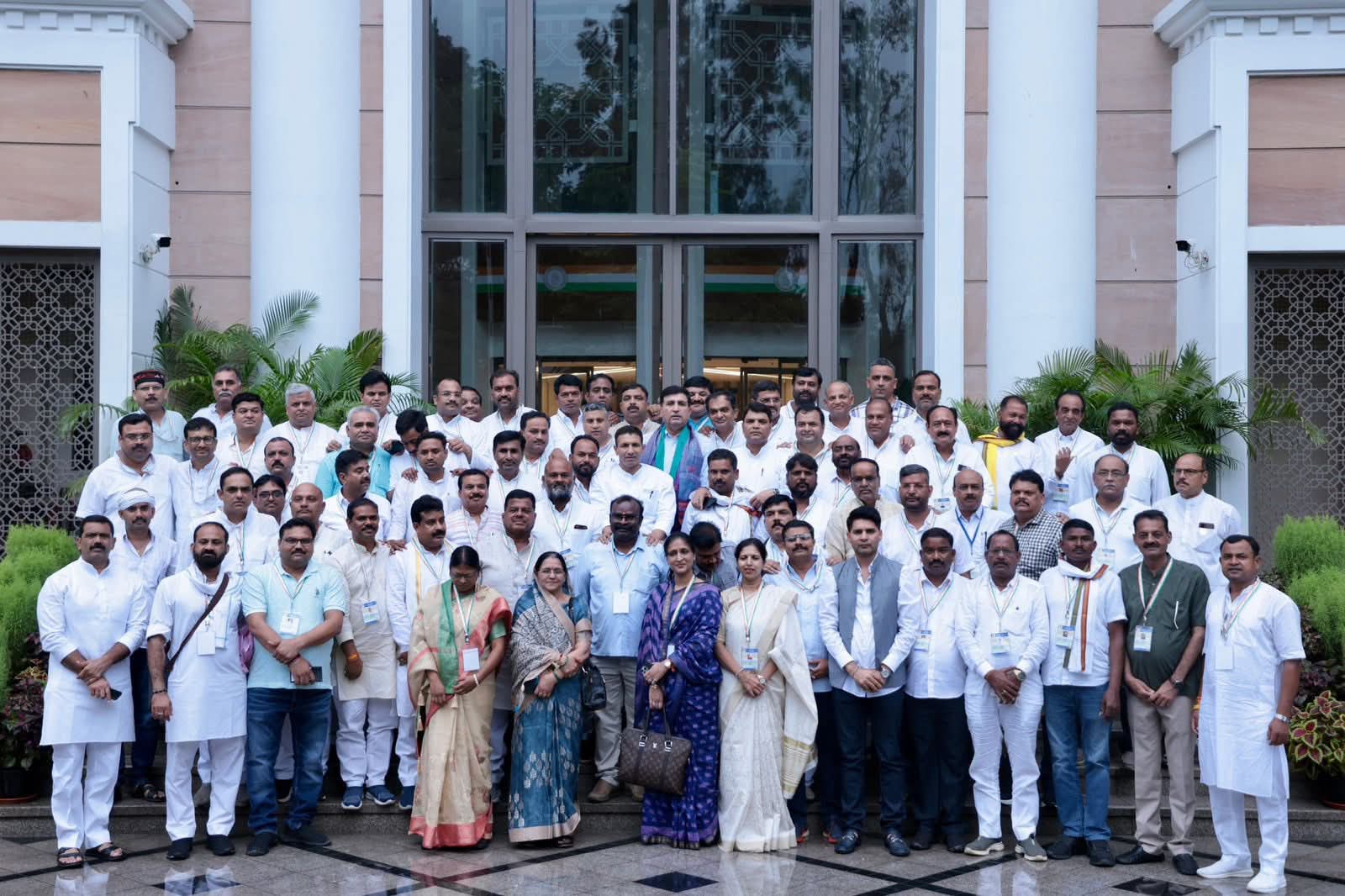 You are currently viewing 2028 की तैयारी अभी से: मप्र कांग्रेस के जिलाध्यक्षों की पहली वर्कशॉप दिल्ली में शुरू, राहुल गांधी देंगे कैडर मैनेजमेंट के टिप्स; चुनावी रणनीति और बूथ स्तर की मजबूती पर रहेगा फोकस!