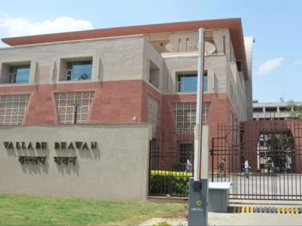 Read more about the article एससी-एसटी वर्ग के सुरक्षा को लेकर सरकार ने उठाया अहम कदम: मप्र में 23 जिलों के 63 थाने संवेदनशील घोषित, गृह विभाग ने जारी की नोटिफिकेशन!