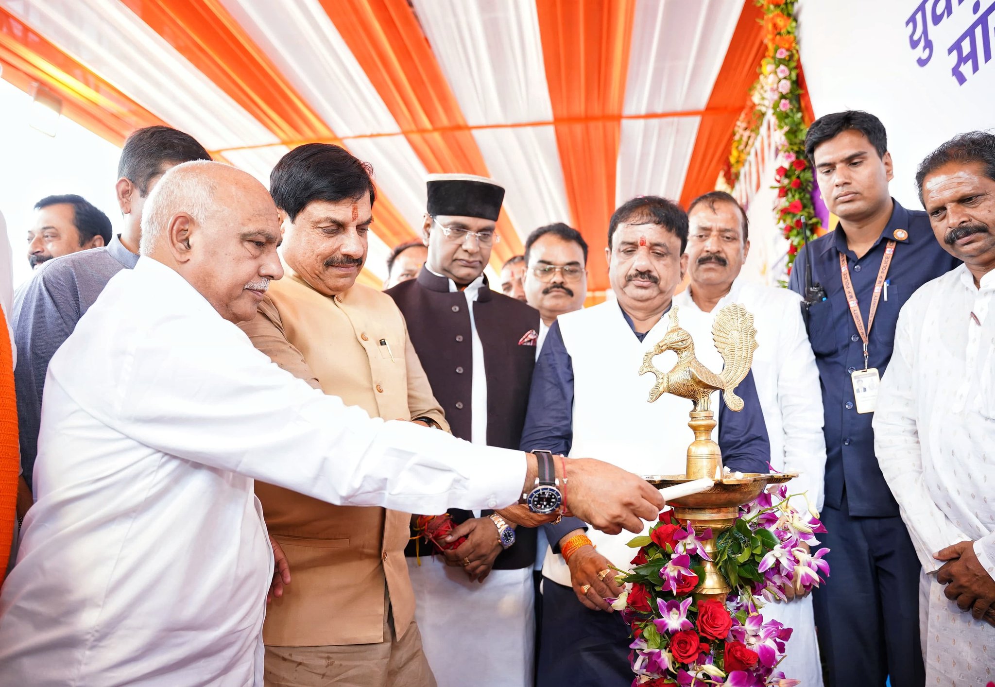 You are currently viewing भोपाल में सांसद खेल महोत्सव का आगाज, CM मोहन यादव बोले – “हर घर से खिलाड़ी, हर गांव से चैम्पियन निकले”; 71 हजार खिलाड़ियों ने की महोत्सव में  भागीदारी!