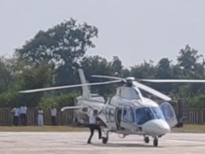 Read more about the article टीकमगढ़ दौरे में राज्यपाल मंगुभाई पटेल का हेलिकॉप्टर तकनीकी खराबी के कारण रुका, आधे घंटे इंतजार के बाद उड़ान भरी!