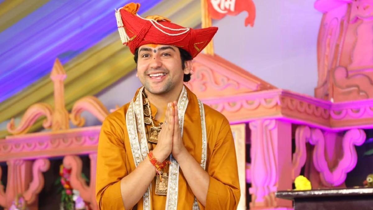 You are currently viewing आगरा में धीरेंद्र शास्त्री की धर्मसभा रद्द, प्रशासन ने दी भीड़ का हवाला: शास्त्री बोले- भारत के मुसलमान कन्वर्टेड, असली मुस्लिम विदेशी मुल्कों में!