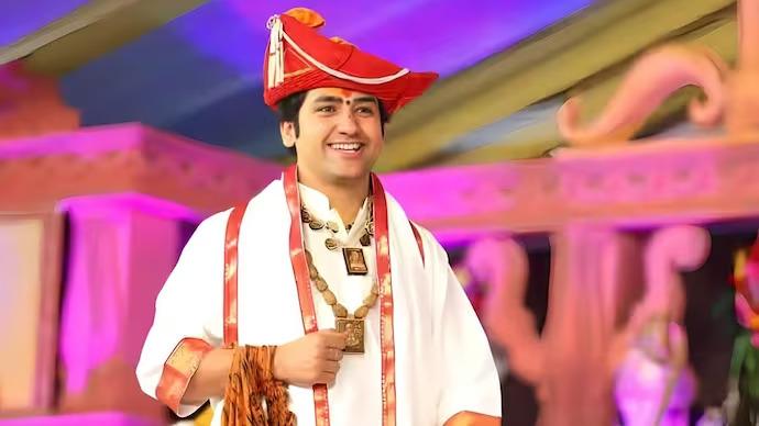 You are currently viewing “दीदी जब तक हैं, तब तक नहीं जाएंगे बंगाल” — बागेश्वर धाम के पंडित धीरेंद्र शास्त्री का बड़ा बयान, कोलकाता कथा स्थगित; बोले, “दीदी ने रोका, अब दादा आएंगे तो ही जाएंगे बंगाल”!