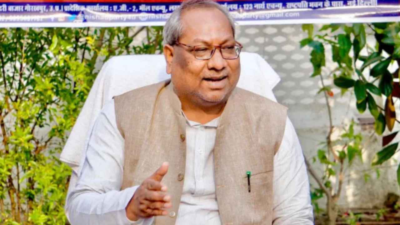 You are currently viewing CM नीतीश कुमार के बुर्का विवाद के बीच संजय निषाद के बयान से मचा बवाल, बोले- ‘किसी को बुरा लगा हो तो…’