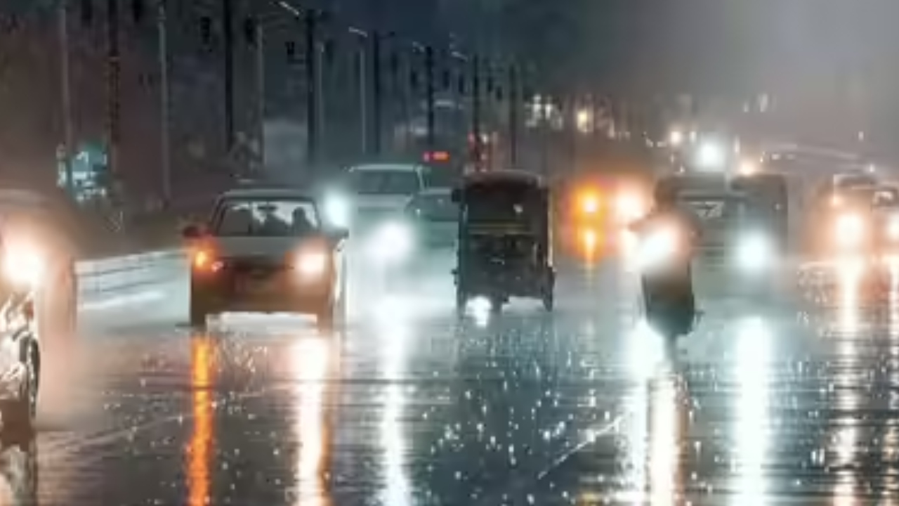 You are currently viewing एमपी में तीन दिन से बदलता मौसम: कई जिलों में बारिश, कुछ जगह ओले; फसलों पर असर, 24 घंटे में 15 से ज्यादा जिलों में बरसात दर्ज