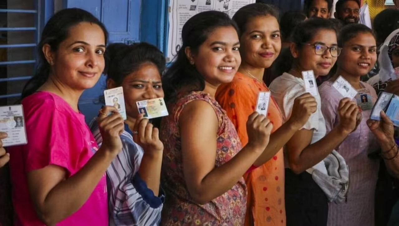 You are currently viewing Bengal Phase 2 Voting LIVE: नादिया में BJP प्रत्याशी पर हमला, अभिषेक बनर्जी ने किया मतदान