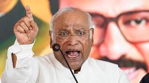 You are currently viewing खड़गे के बयान पर बवाल: CM मोहन यादव ने जताई आपत्ति, कहा – खड़गे माफी मांगें