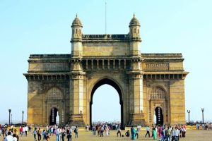 Read more about the article महाराष्ट्र को 1722 करोड़ की नई सड़क परियोजना की सौगात, पश्चिम रेलवे में तकनीकी गड़बड़ी से लोकल सेवाएं प्रभावित