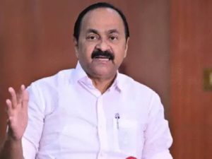 Read more about the article केरल CM ने बंगाल CM से राजगोपाल के पासपोर्ट मामले में दखल मांगा: पुलिस वेरिफिकेशन रिपोर्ट से रिन्यूअल अटका, तत्काल कार्रवाई की अपील