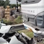 जूनागढ़ में दर्दनाक सड़क हादसा: खड़े ट्रक से कार टकराई, एक ही परिवार के 4 लोगों की मौत, 4 घायल