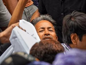 Read more about the article 21वें दिन अनशनरत सोनम वांगचुक को पुलिस ने अस्पताल पहुंचाया, जंतर-मंतर पर विरोध तेज; CJP संस्थापक अभिजीत दीपके भी भूख हड़ताल पर बैठे