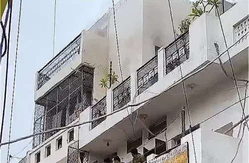 You are currently viewing दिल्ली के लोधी रोड में दर्दनाक अग्निकांड, घर में लगी आग से महिला और दो बेटियों की मौत