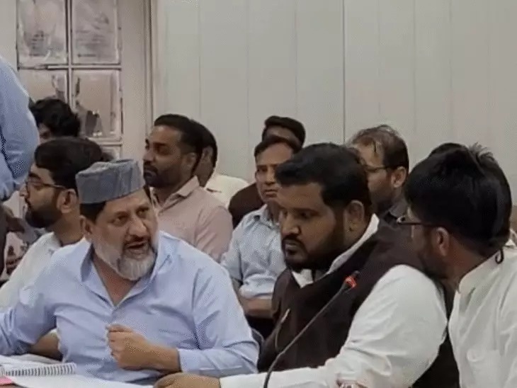 You are currently viewing भोपाल मास्टर प्लान पर दिशा समिति की बैठक में तीखी बहस, कांग्रेस विधायक बीच बैठक से निकले; सांसद बोले- जल्द हो लागू