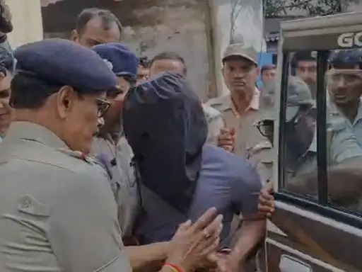 You are currently viewing बर्धमान से संदिग्ध जैश आतंकी गिरफ्तार, बंगाल STF को मोबाइल और दस्तावेजों से मिले अहम सुराग